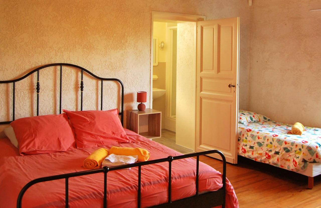 Logis De Chenac - Chambres Et Table D'Hotes Chenac Saint Seurin d'Uzet 外观 照片